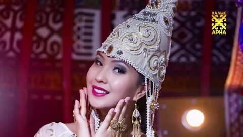 Кіші сіңлінің ағасын азғырып жатқанын көрсететін порно көру