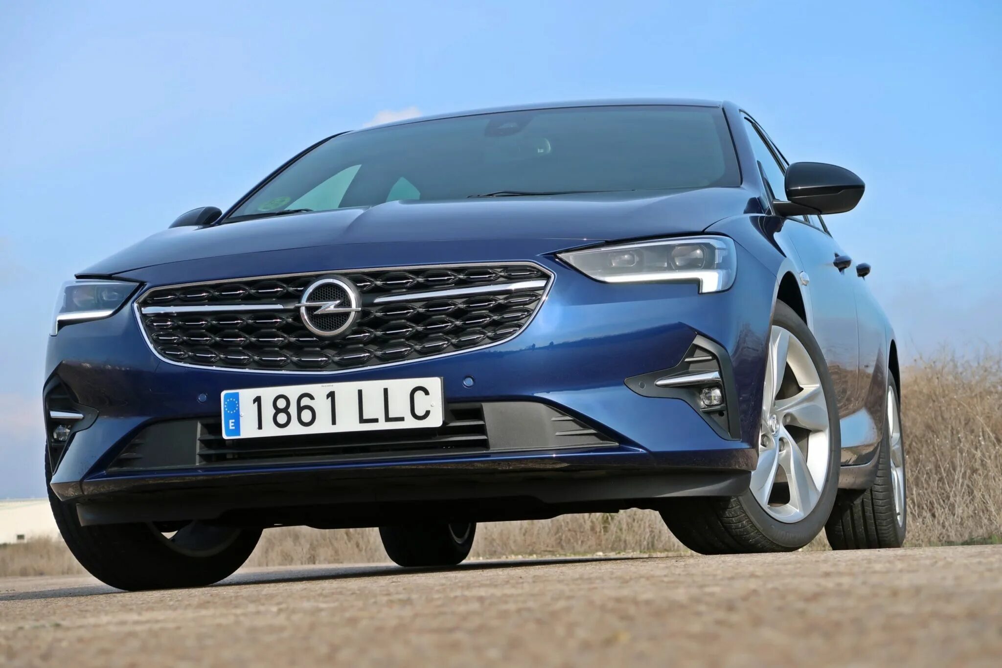 Opel 2021. Opel Insignia 2021. Opel Инсигния 2021. Новый Опель Инсигния 2022. Опель Инсигния 2021 новый.