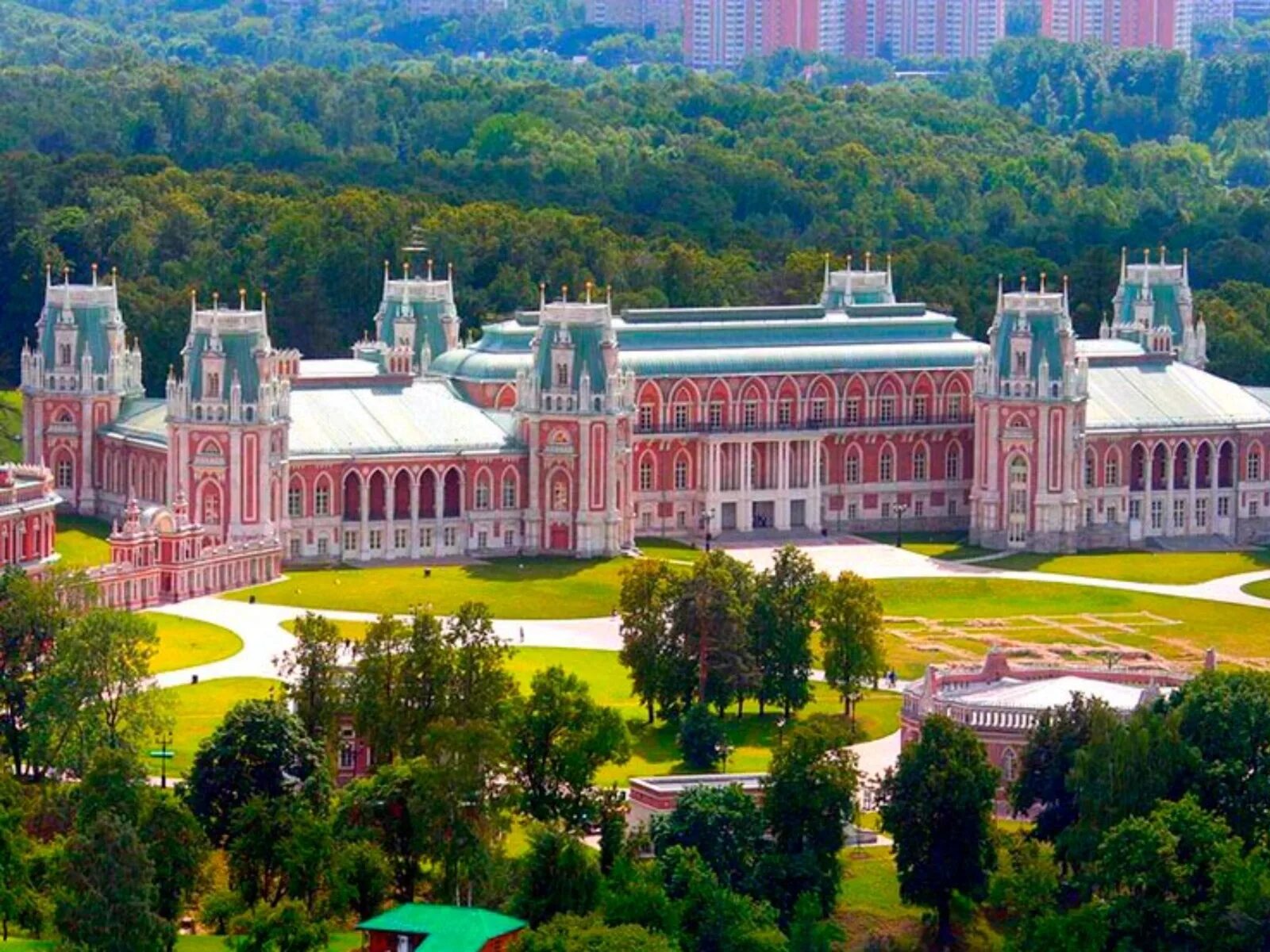 Дворец царицыно в москве. Царицыно музей-заповедник. Царицыно (дворцово-парковый ансамбль). Музей усадьба Царицыно. Дворцово-парковый ансамбль в Царицыно Баженов.