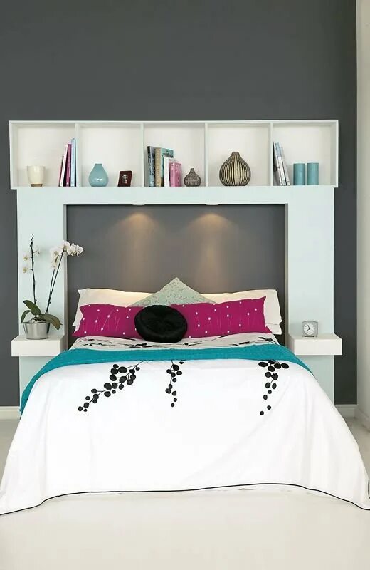 King Bookcase Headboard with Storage Shelves in White Tête de lit avec rangement