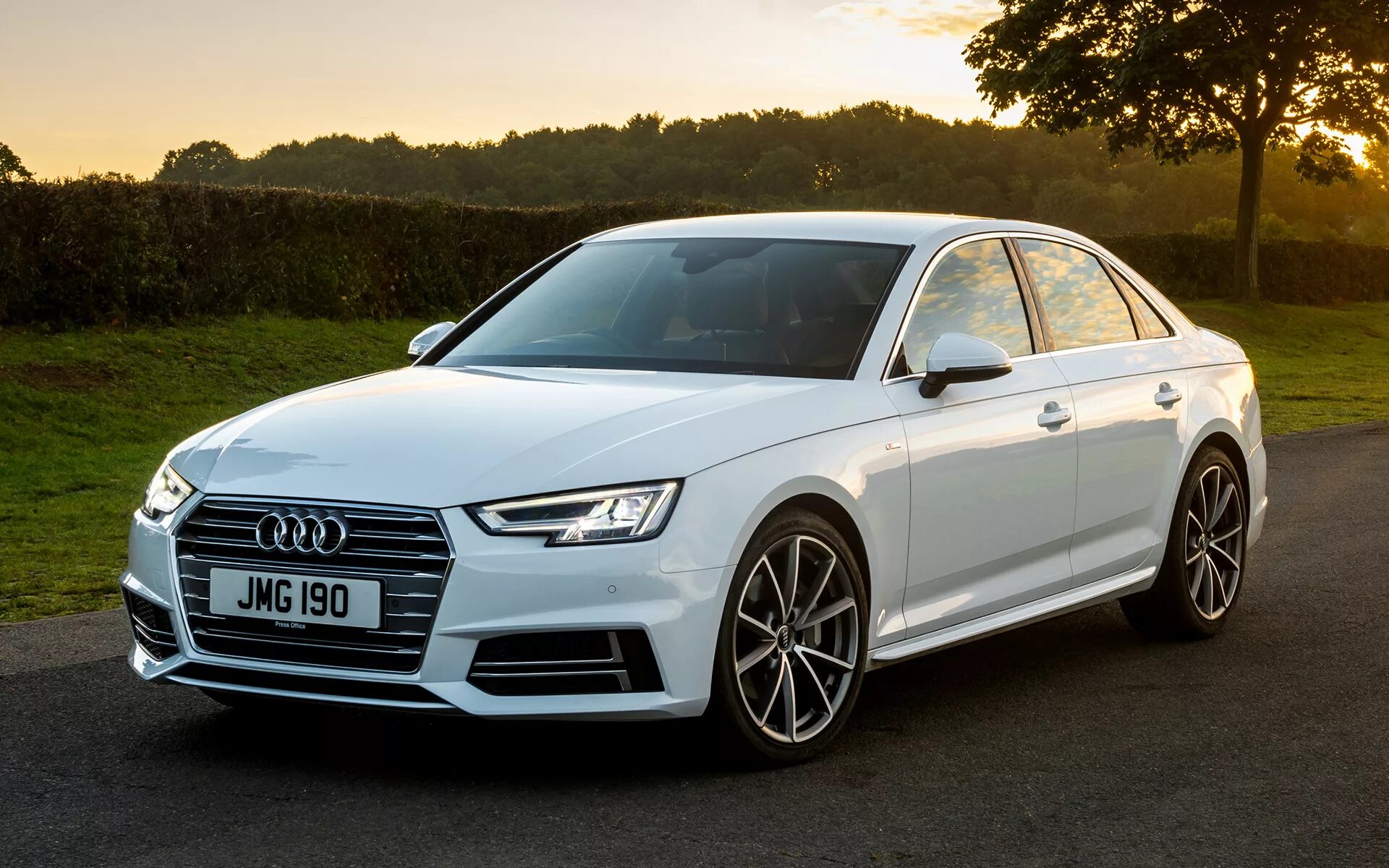 Ауди а4 2015 года. Audi a4 2021. Audi a4 2019. A4 sport. Audi a4 b9 2021.
