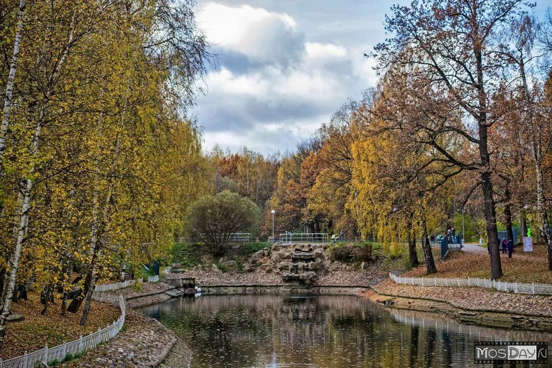 Лианозово вднх. Парк Лианозовский парк. Парк в Алтуфьево Лианозово. Ландшафтный парк Лианозово. Лианозовский парк, ул. Угличская, д.13..