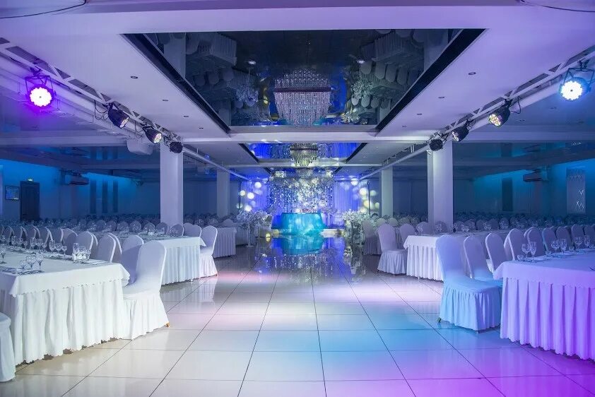 Астория гранд улан-удэ ключевская улица. Масон банкетный зал улан-удэ. Империя банкетный зал улан удэ. Банкетный зал сократ улан-удэ. Кристалл банкет холл ставрополь.