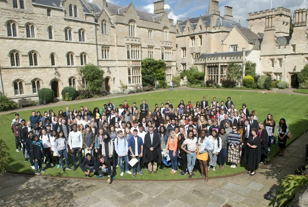 Оксфордский университет Великобритания. Университет в Америке Оксфорд. Оксфорд 2020 университет. Оксфорд университет 2021.
