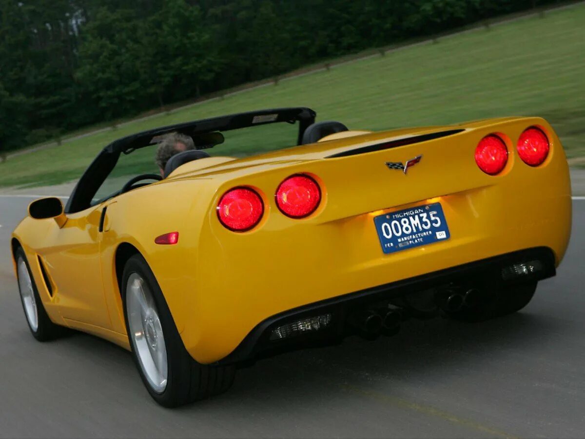 Какая машина у мажора в 1. Chevrolet Corvette c6 Cabrio. Chevrolet Corvette c06. Chevrolet Corvette c6 кабриолет. Chevrolet Corvette c6 Convertible.