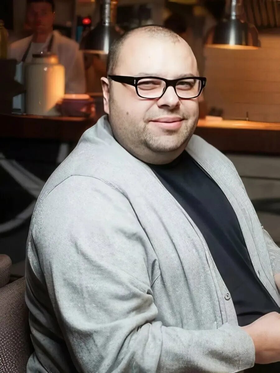 Год рождения макса. Год рождения макса. Мистер макс мистер катя и папа. Год рождения макса. День рождение мистера макса 7 лет.