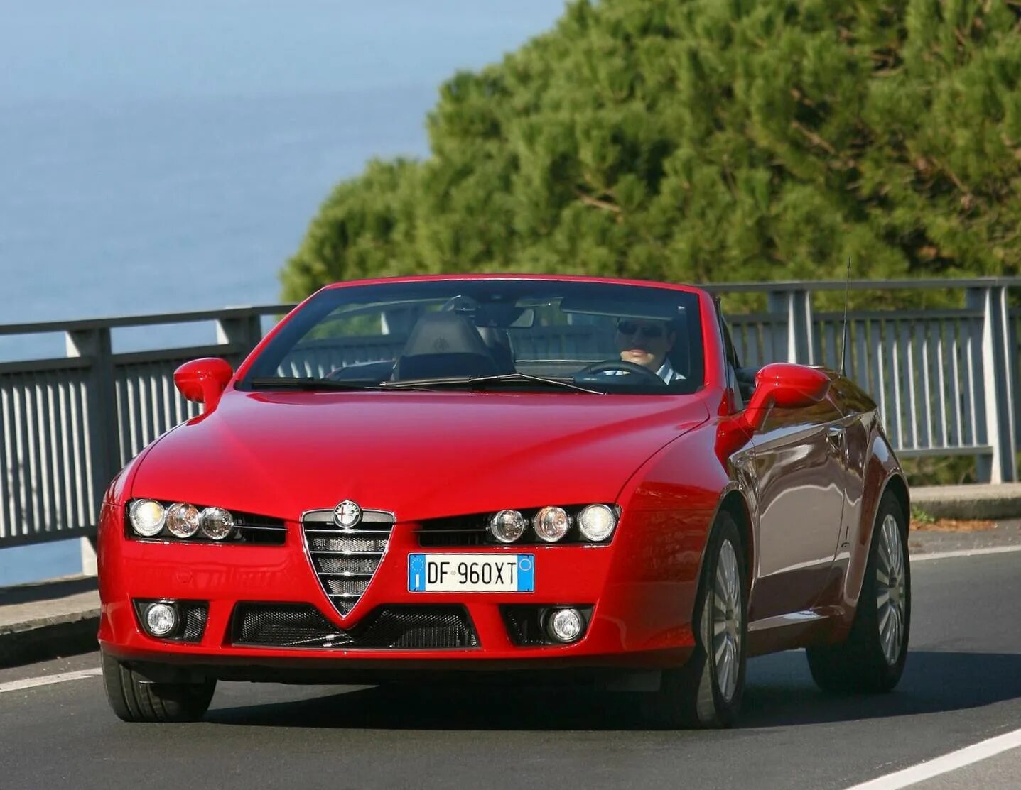 Альфа ромео трейлер. Alfa Romeo 939. Alfa Romeo Spider 939. Alfa Romeo Spider 2008. Alfa Romeo Spider 2005.