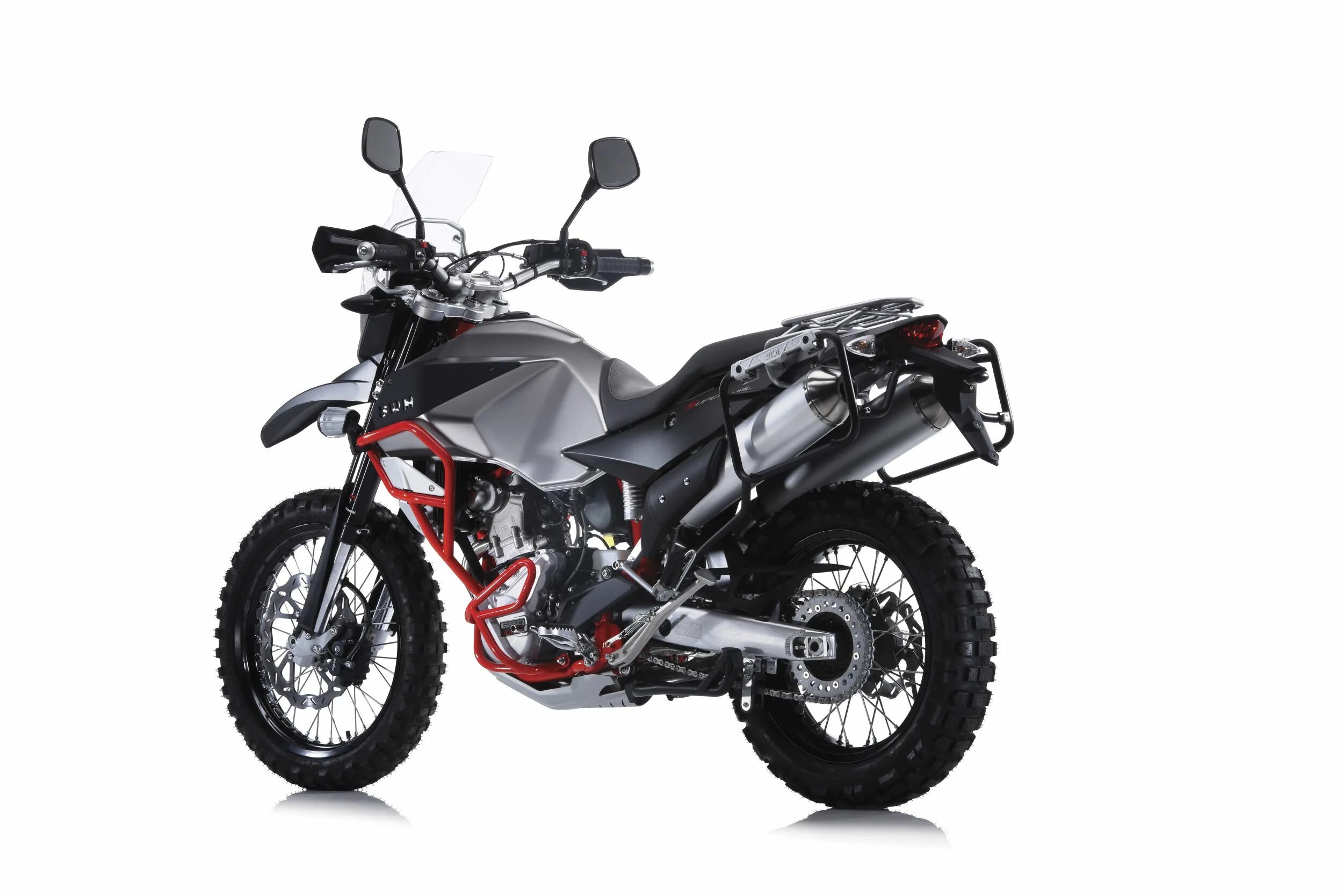 Китайский мотоцикл турэндуро 650. Турэндуро 250. SWM 650 R. Yamaha 650 турэндуро.