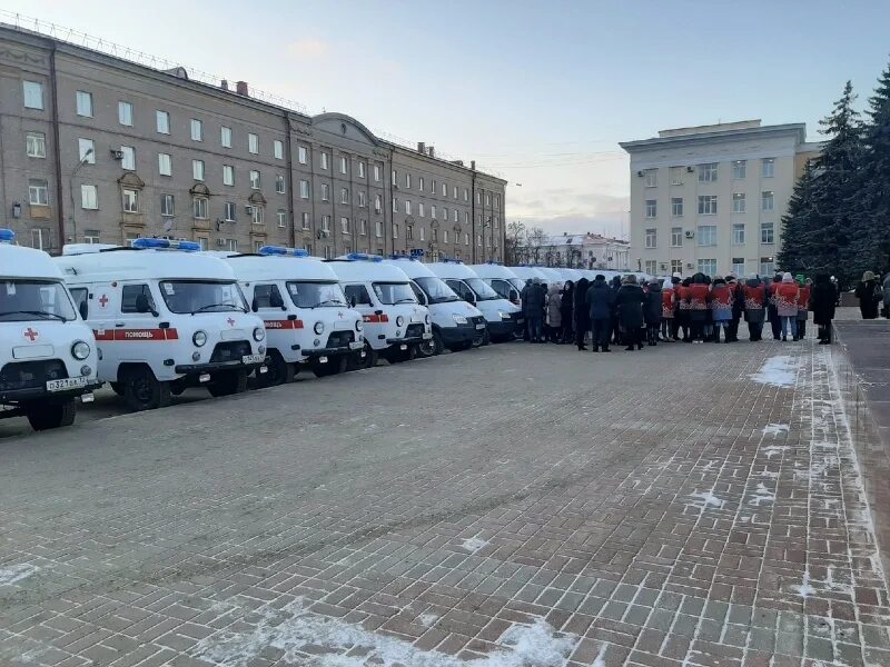 Скорая брянск телефон. Вручение автомобилей скорой помощи. Вручение машин скорой помощи в Брянске. Госпиталь новый Брянск. Машины скорой помощи Комаричи.