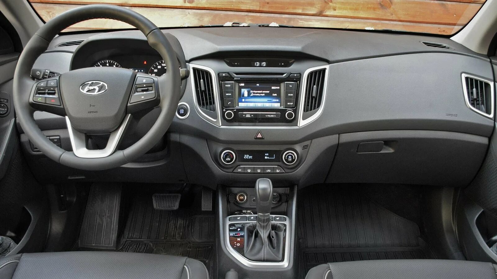 Hyundai creta 2019 салон. Новые комплектации хендай крета. Новые комплектации хендай крета. Hyundai creta комплектации. Хендай крета 2019 салон.