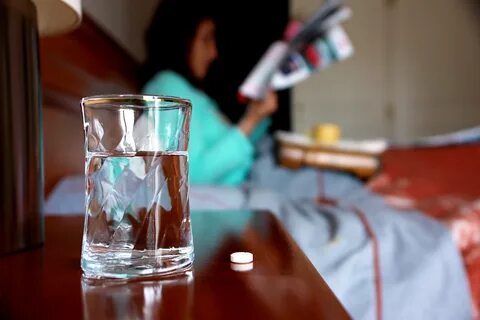 Для чего ставят стакан с водой
