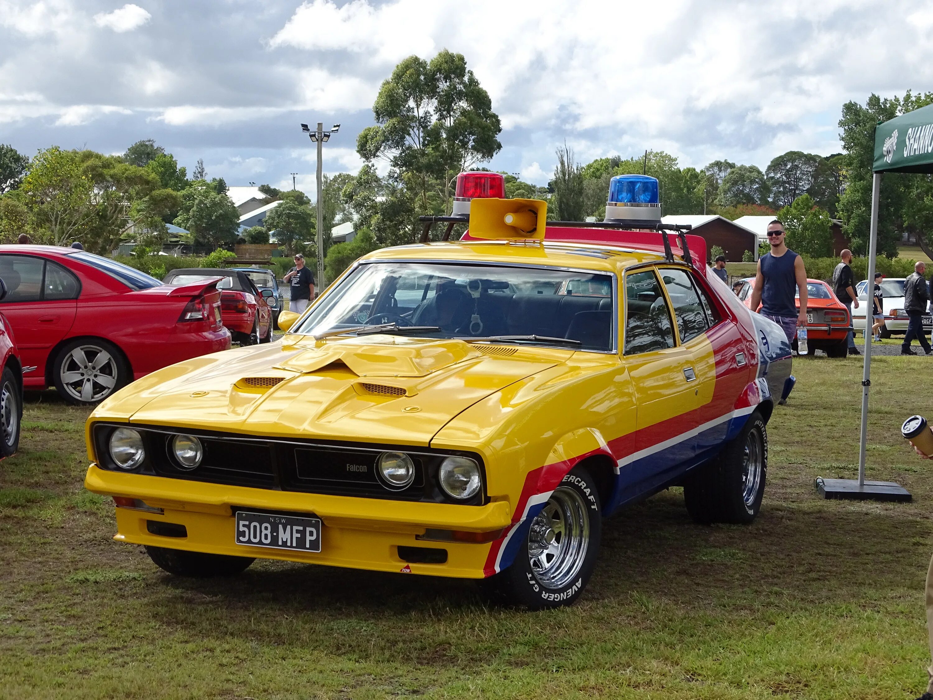 Main force. Ford Falcon Mad Max Interceptor. Ford Falcon XB перехватчик. Ford Falcon Interceptor. Ford Falcon XB Interceptor.