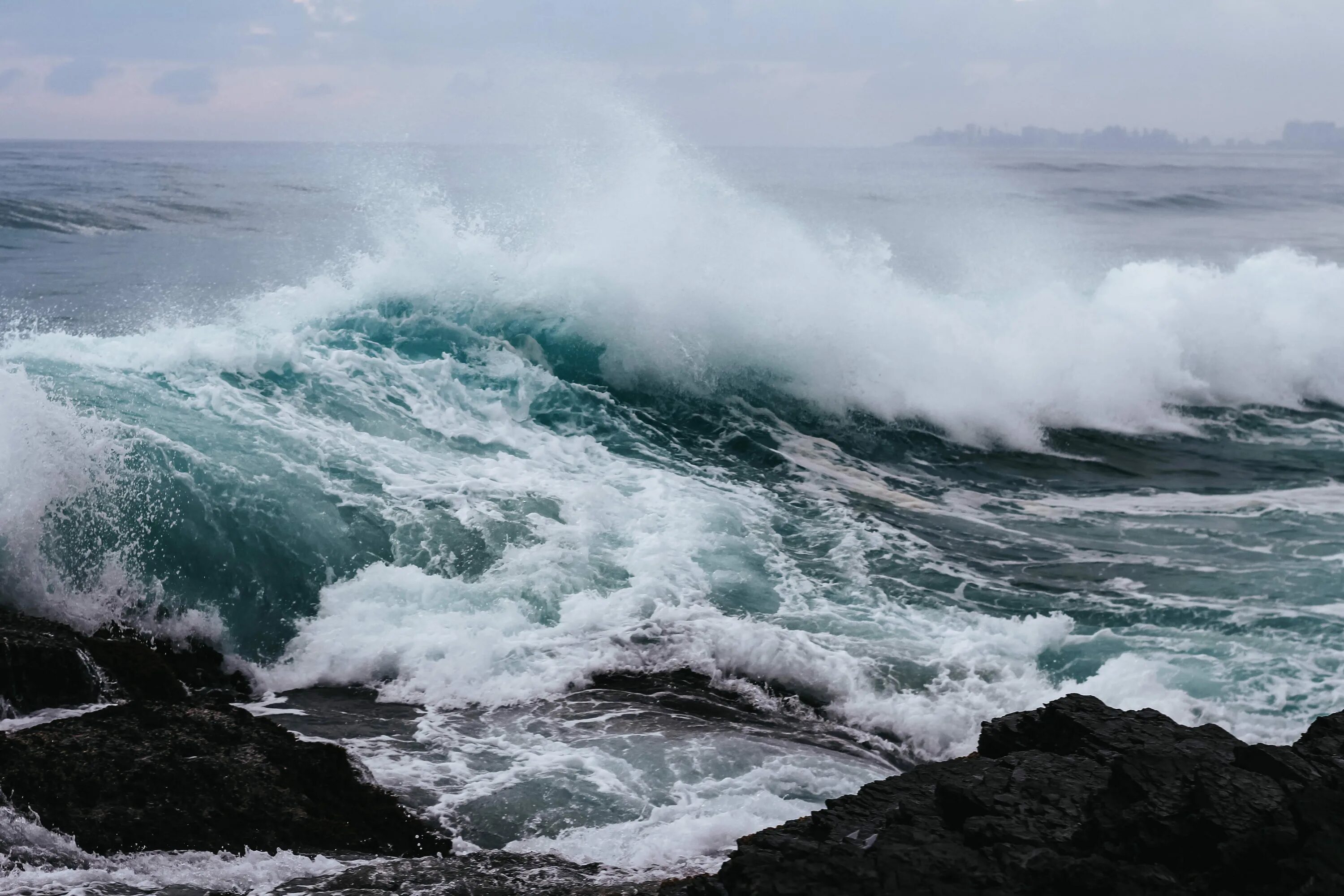 Море, волны. Сильные волны на море. Море волны Чайки. Unsplash море и волны. К чему снится волна воды