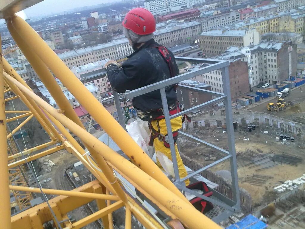 Кровельные работы. Кровельщик. Электрика. Строительные леса. Кровельные инженерные системы.