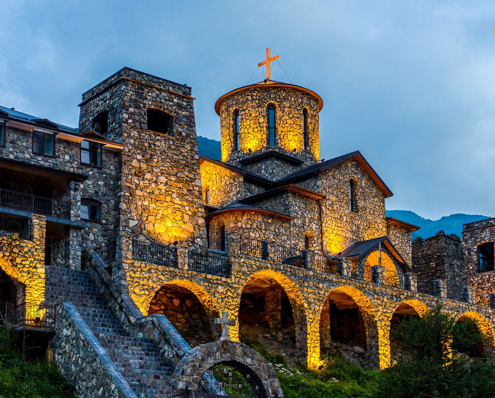 

Билеты на Древняя земля Осетии: Даргавс и Кармадонское ущелье (Древняя земля Осетии: история в веках)