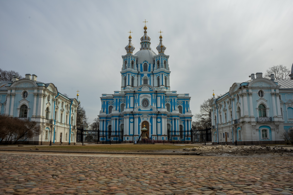 

Билеты на Ансамбль Смольного монастыря с посещением сада (Небо на земле. Ансамбль Смольного монастыря (+ сад Смольного))