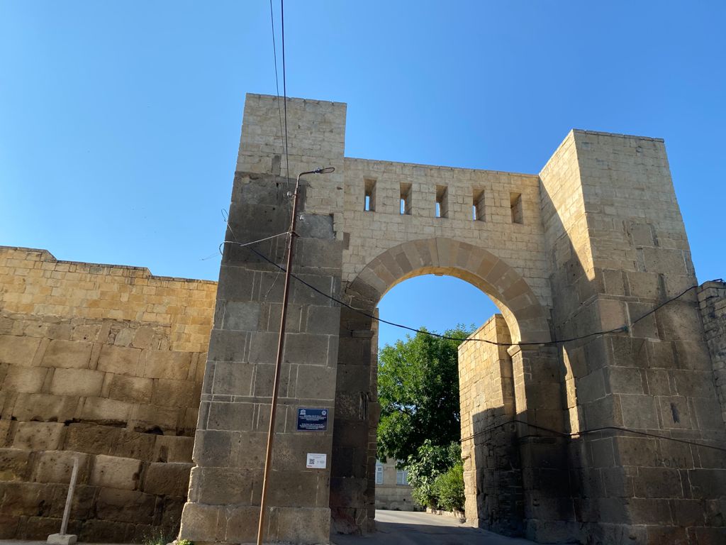 

Билеты на Знакомство с Дербентом за 3 часа (Знакомство с Дербентом — обзорная экскурсия по городу индивидуальная)