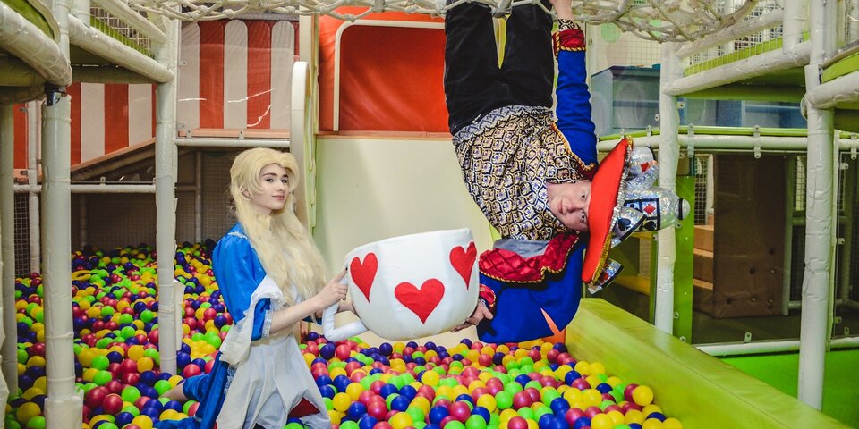 Алиса в стране чудес