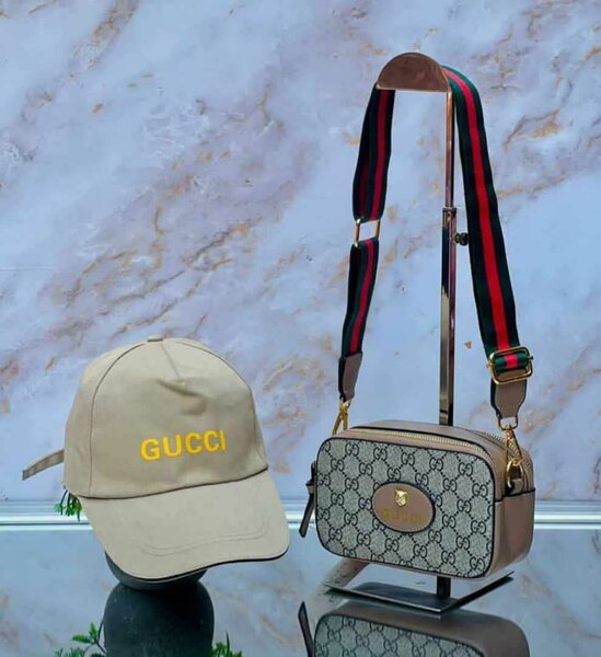 Bag with hut