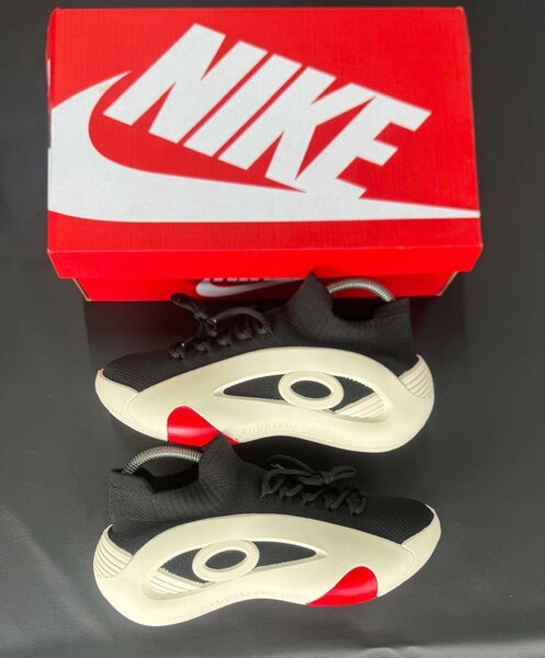 Sneakers Nike modernes noir et blanc