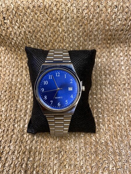Montre élégante en acier inoxydable