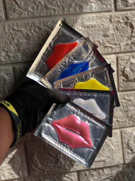 Lip mask