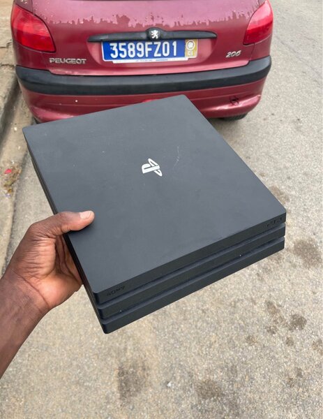 Ps4 pro 1tera