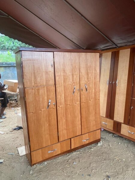 Grande Armoire en Bois 4 Portes