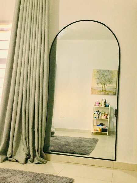 Round mirror