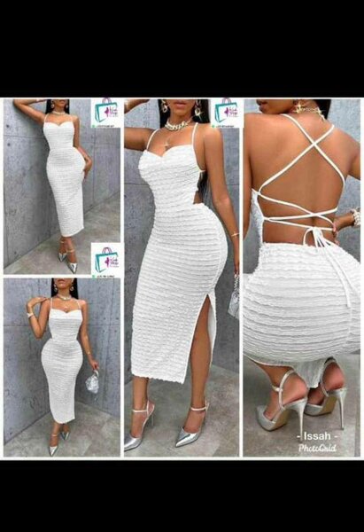 Robe décolleté avec fente