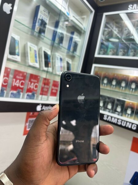 iPhone XR
