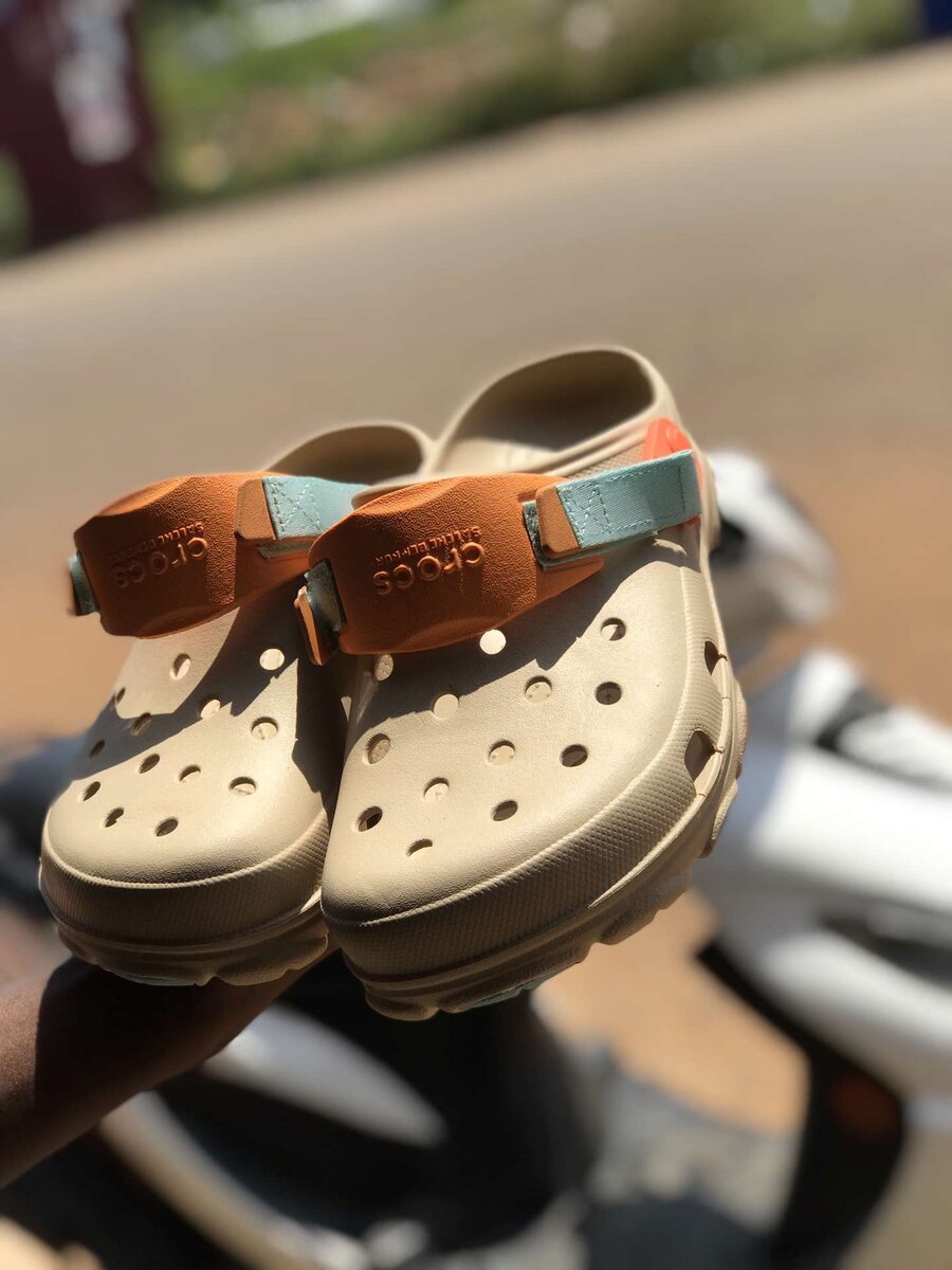 Cross slippers