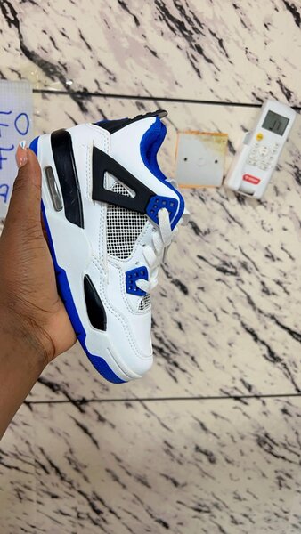 baskets jordan 4 