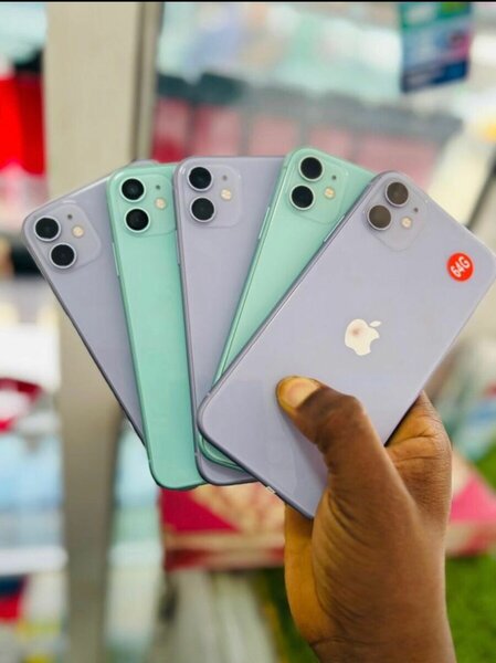 Iphone 11 128gig 93bh