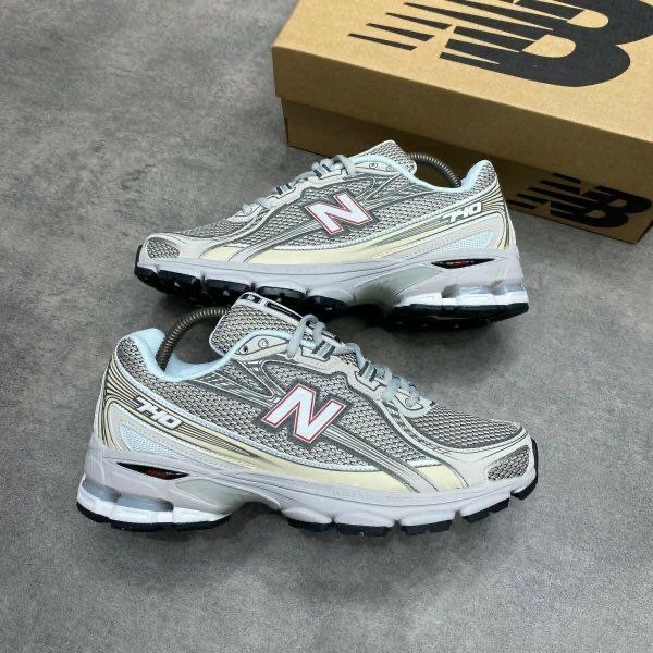 New Balance 1906R