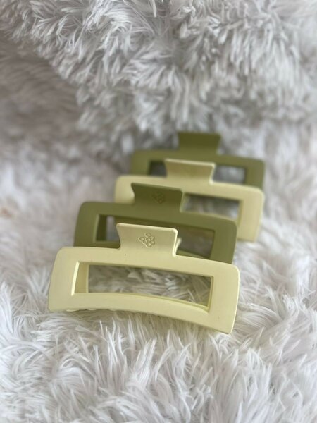 Hair clips