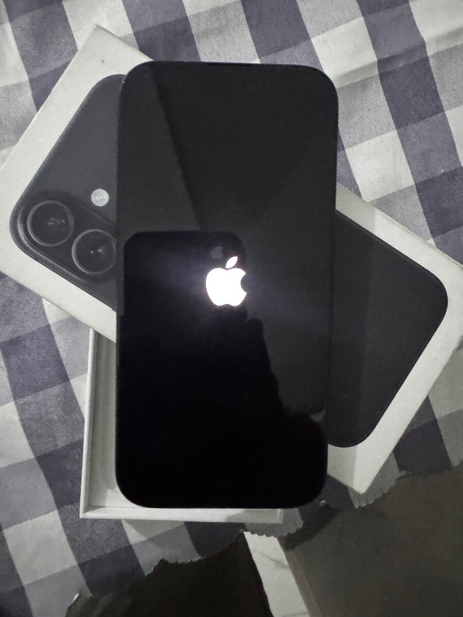 iPhone 16