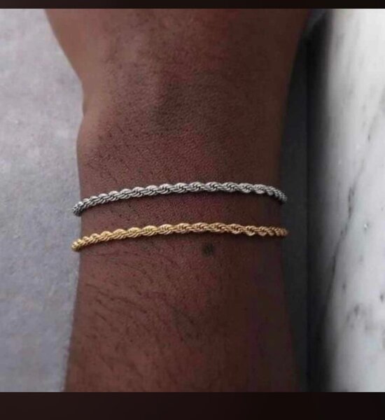 Robe chain bracelet