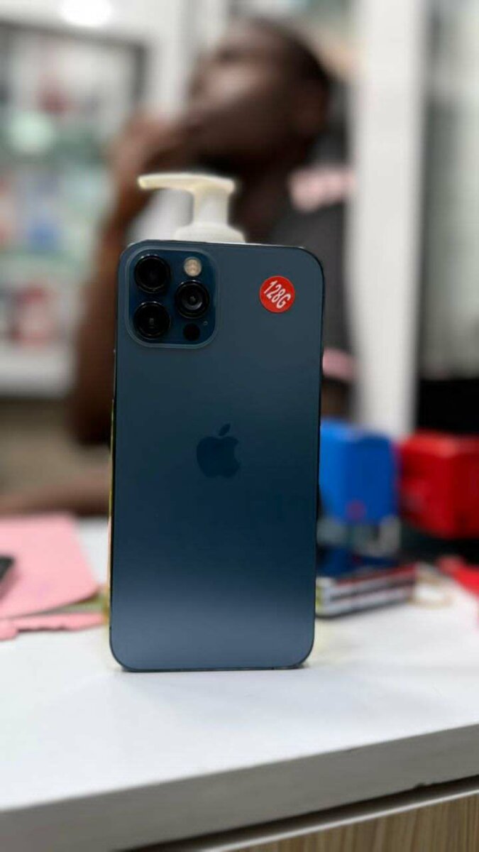 iphone 12 pro 128g message écran et batterie : 185.000f  076