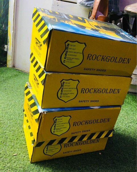 Safety boots