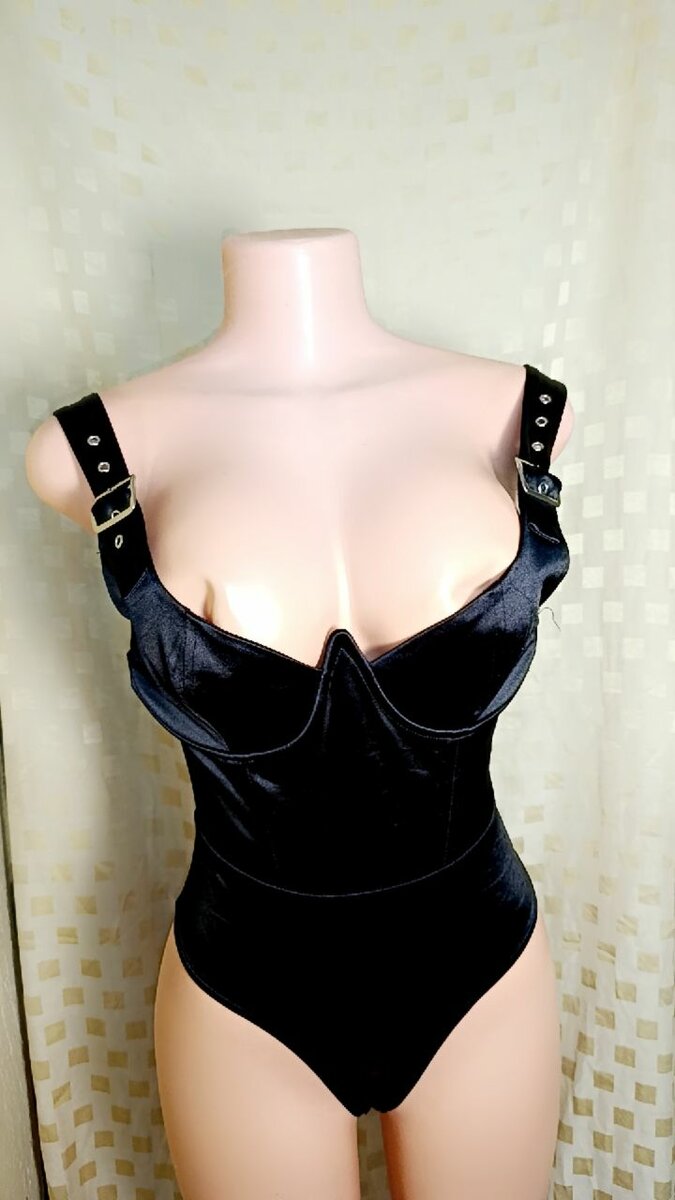 Body en velours noir réglable