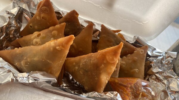 Délicieux samosas croustillants