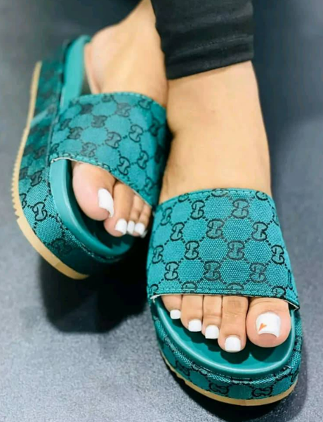 slippers