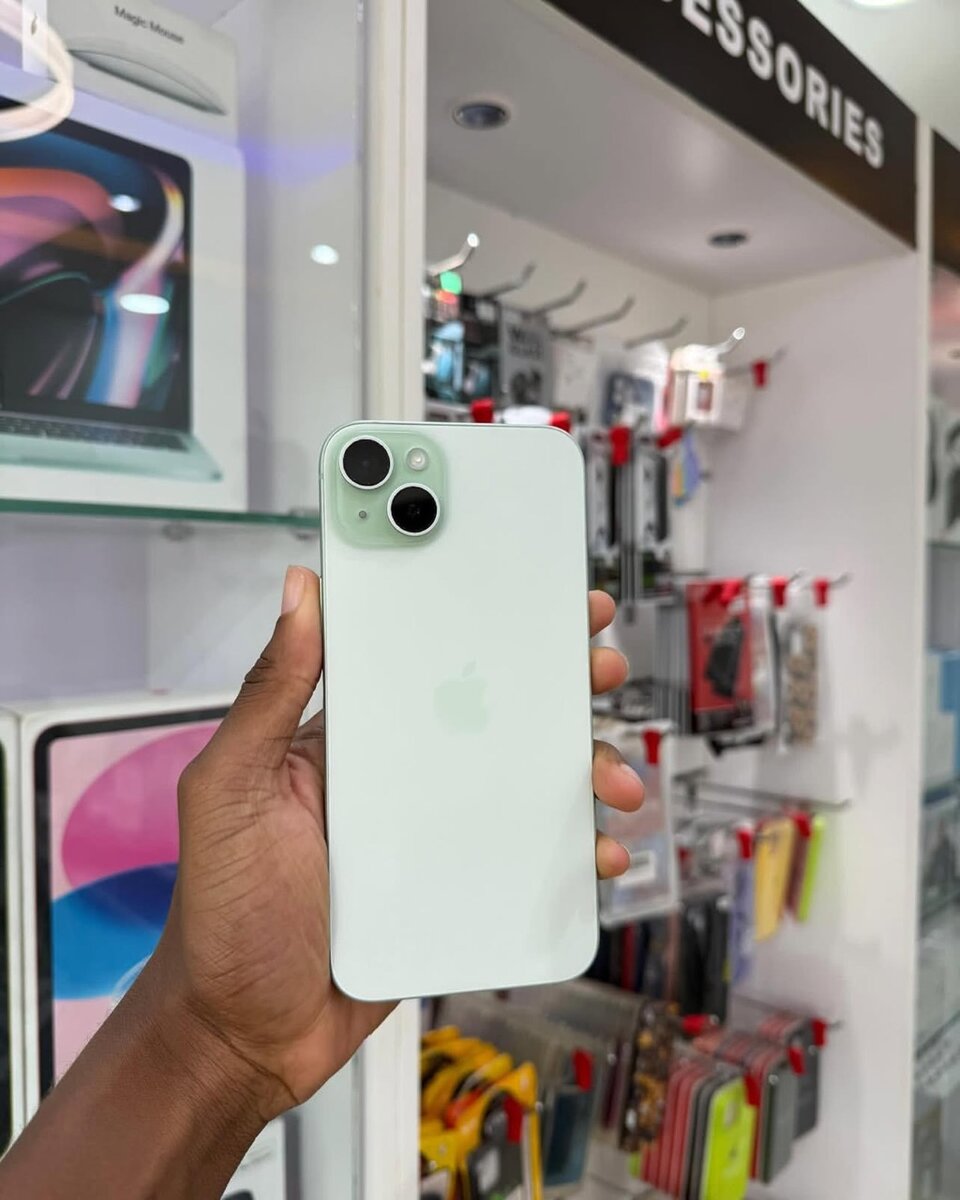 iPhone 15 Plus