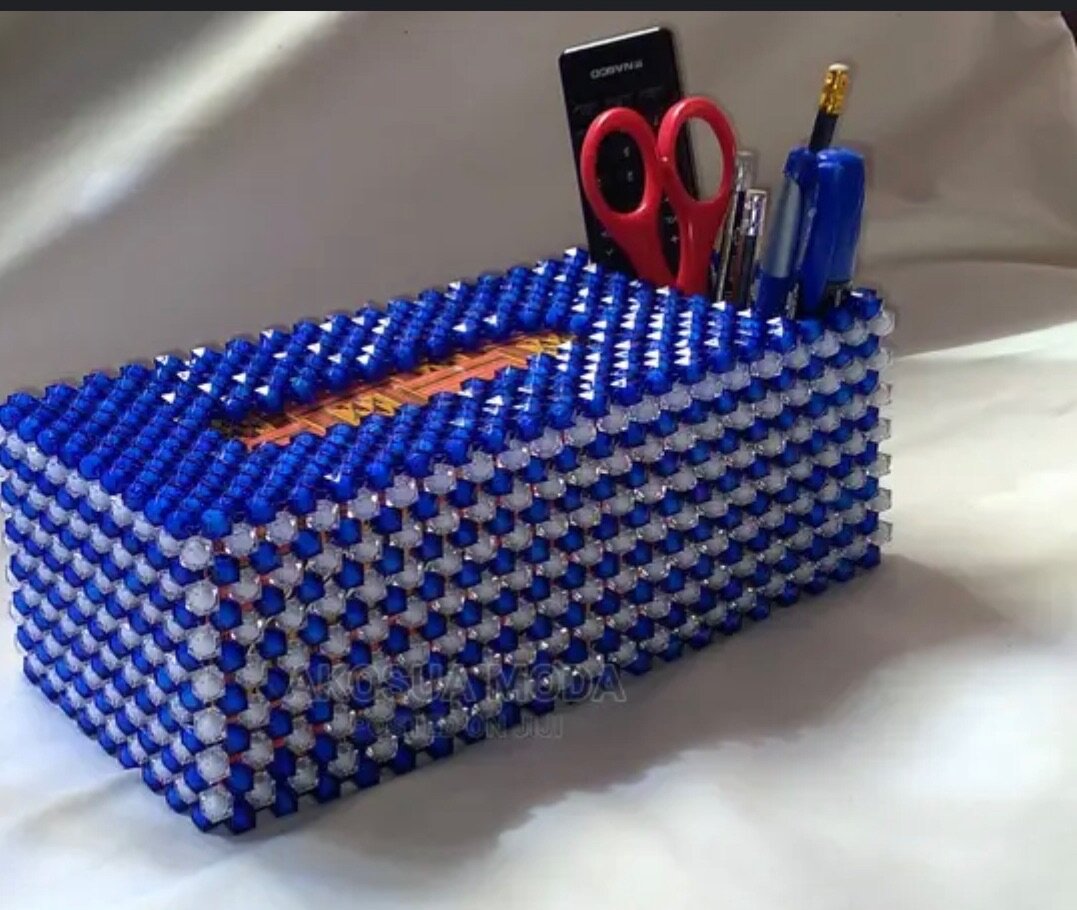 Beaded tissue holder