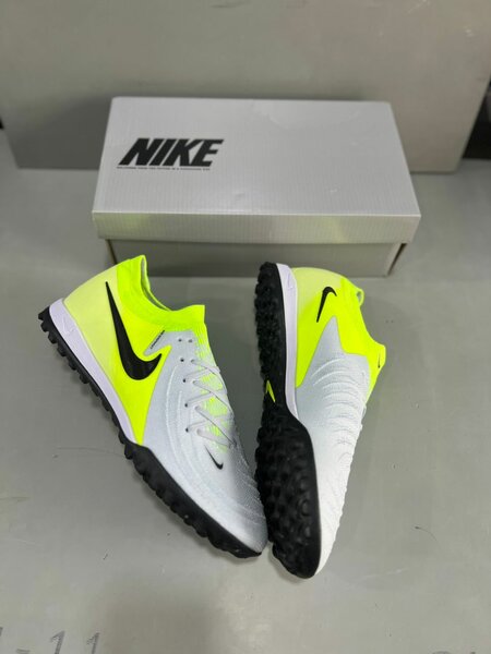Chaussures de football Nike
