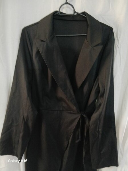 Veste noire élégante femme