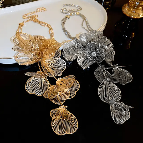Floral necklace