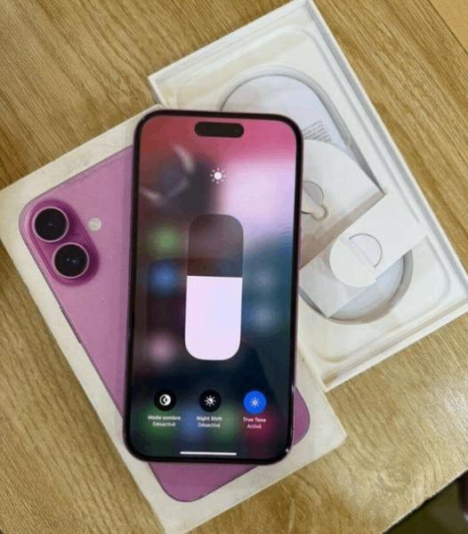 iPhone 16 rose