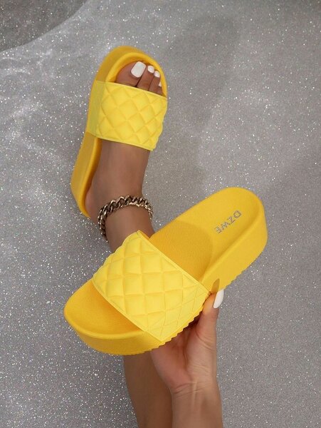 Ladies slippers